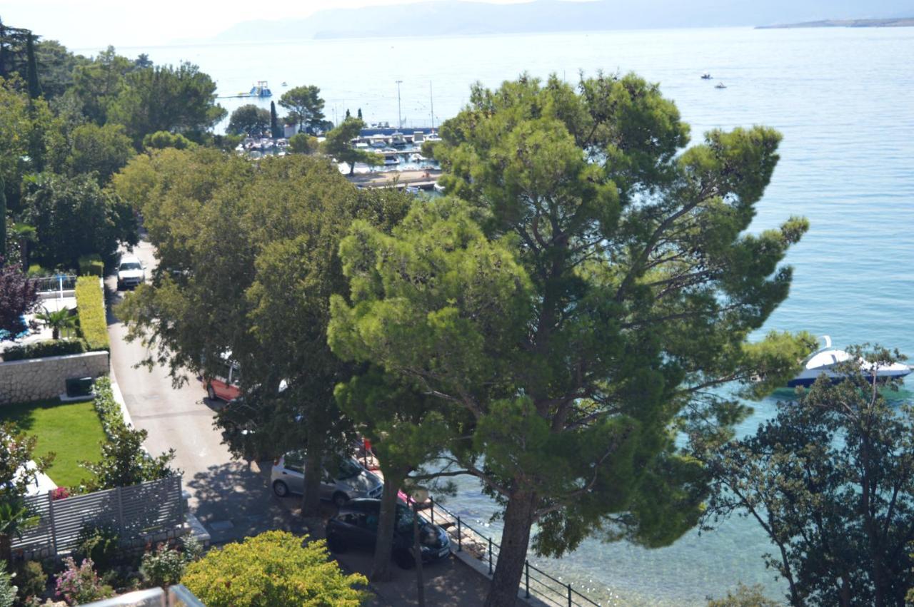 Nirvana Crikvenica Luaran gambar