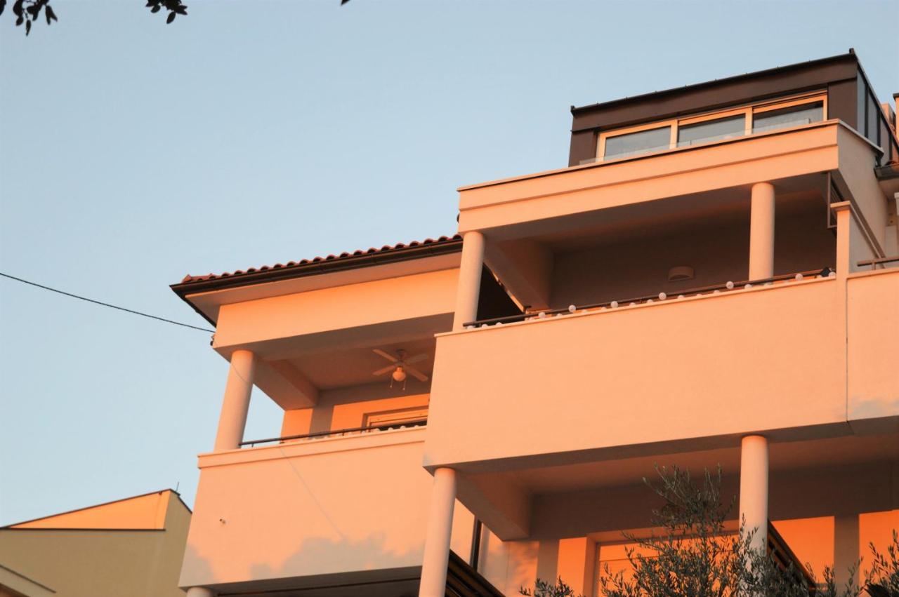 Nirvana Crikvenica Luaran gambar